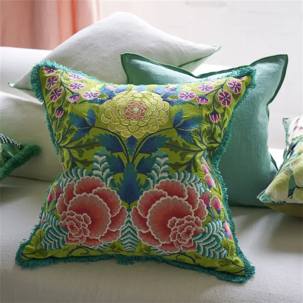 Brocart Decoratif Embroidered Decorative Pillow