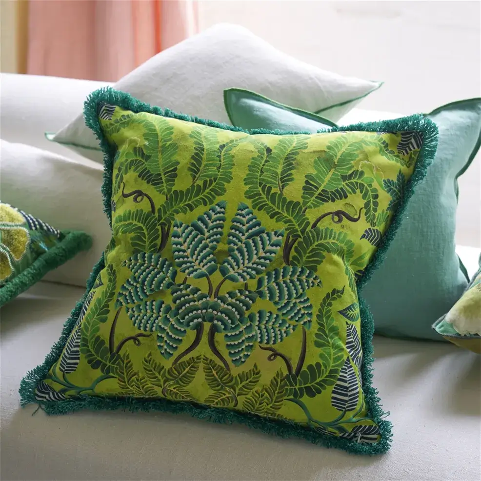 Brocart Decoratif Embroidered Decorative Pillow