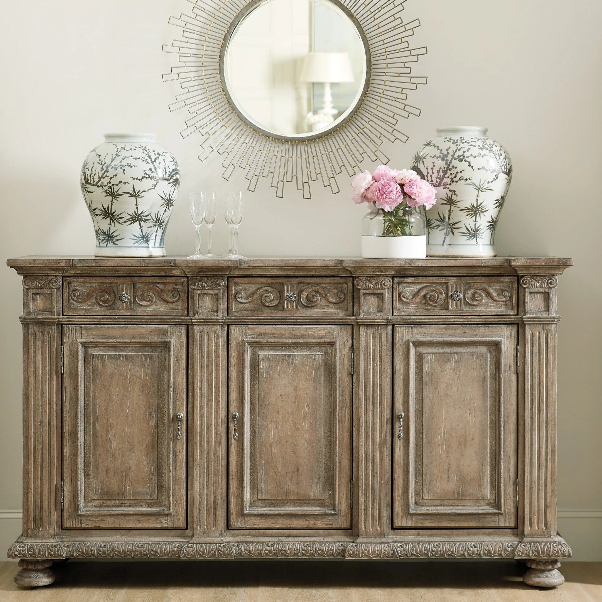 Castella Credenza