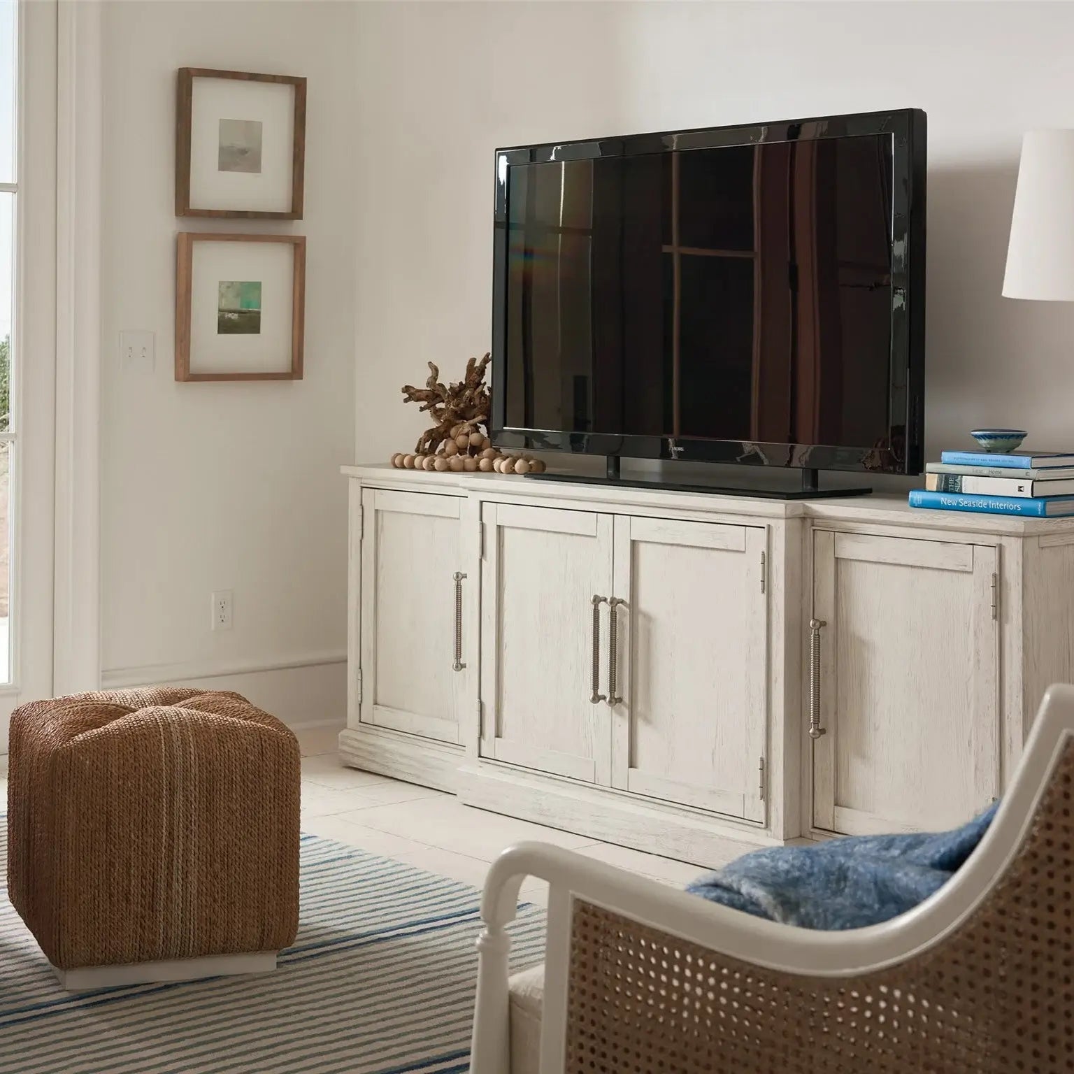 Escape Entertainment Console