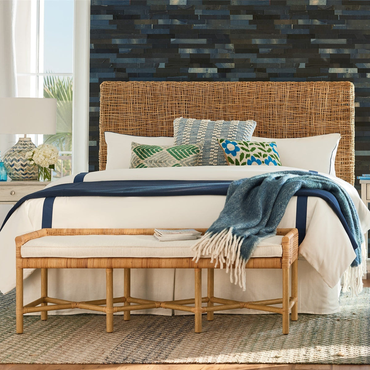 https://www.viewmastercms.com/assets/VMAPP_Universal_Furniture/image/ic/orig/833_RS46_206H.jpg