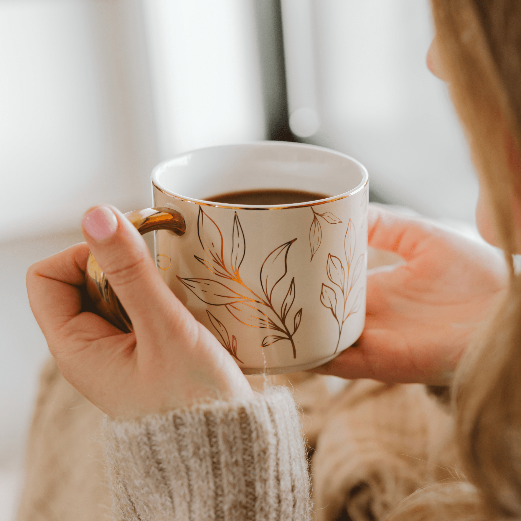Gold Leaves Gold Handle Coffee Mug