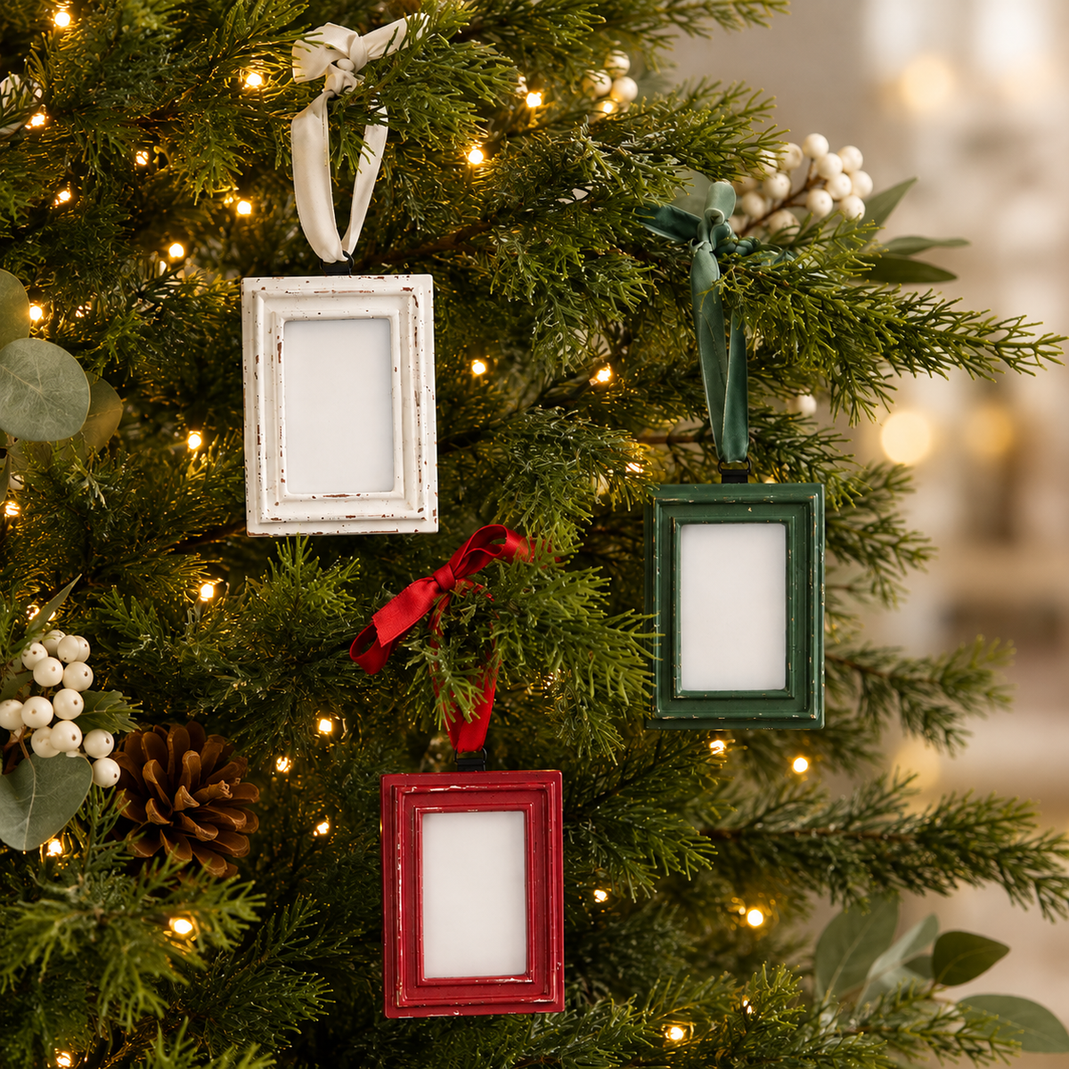 Distressed Rectangle Frame Ornament