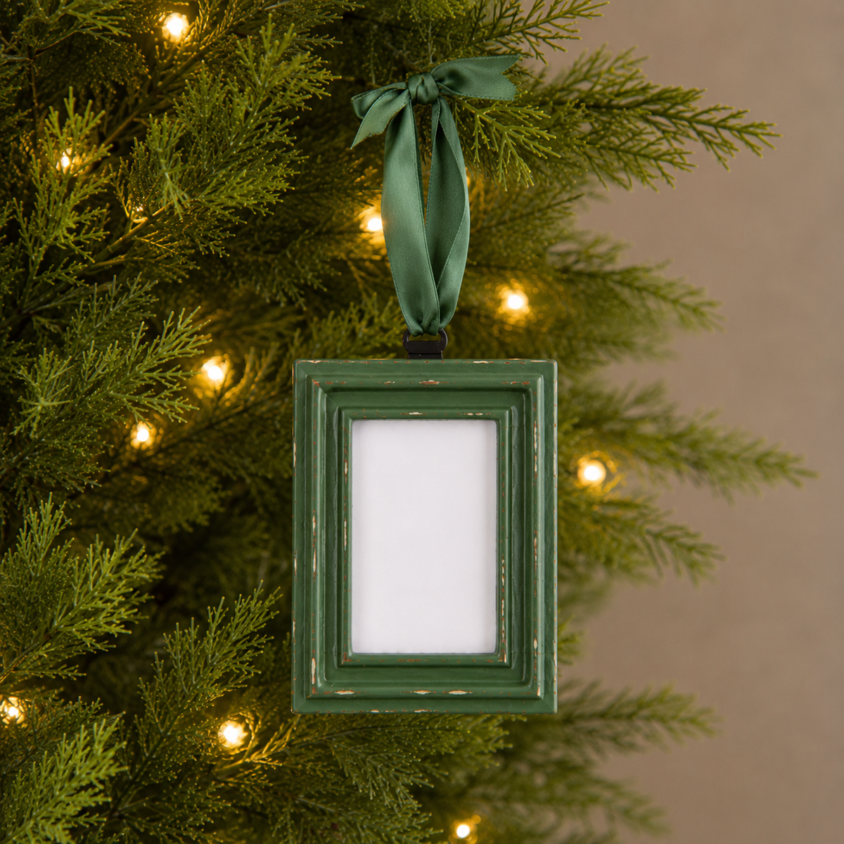 Distressed Rectangle Frame Ornament