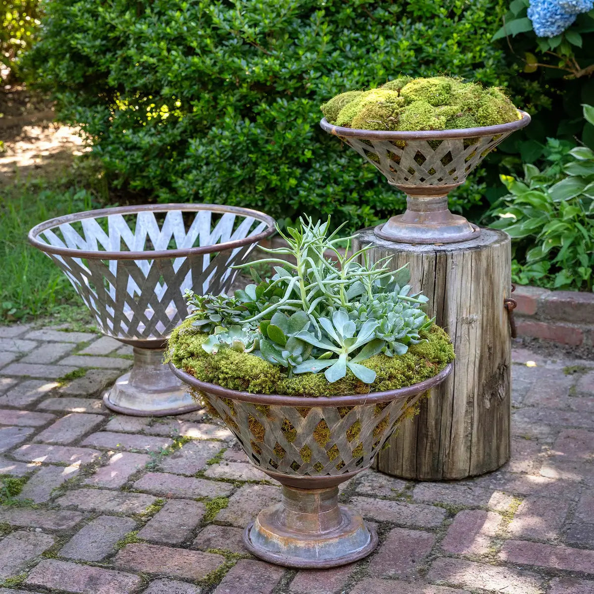 Woven Metal Footed Bowl Set