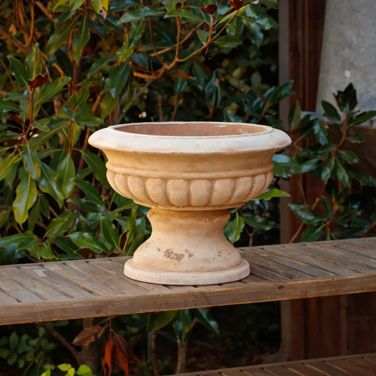 Fresco Giardino Urn