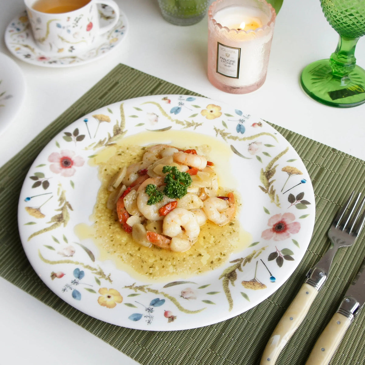 Scandinavian Floral 10" Dinner Plate