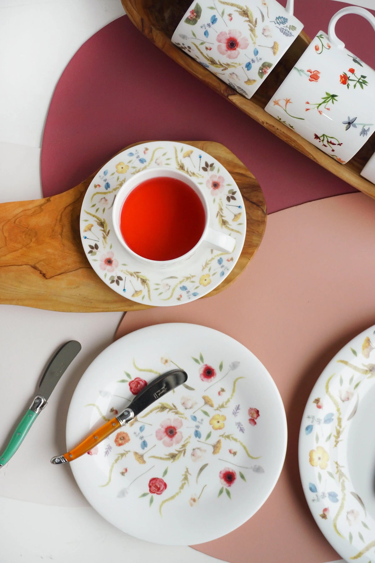 Scandinavian Floral 8" Salad Plate Set