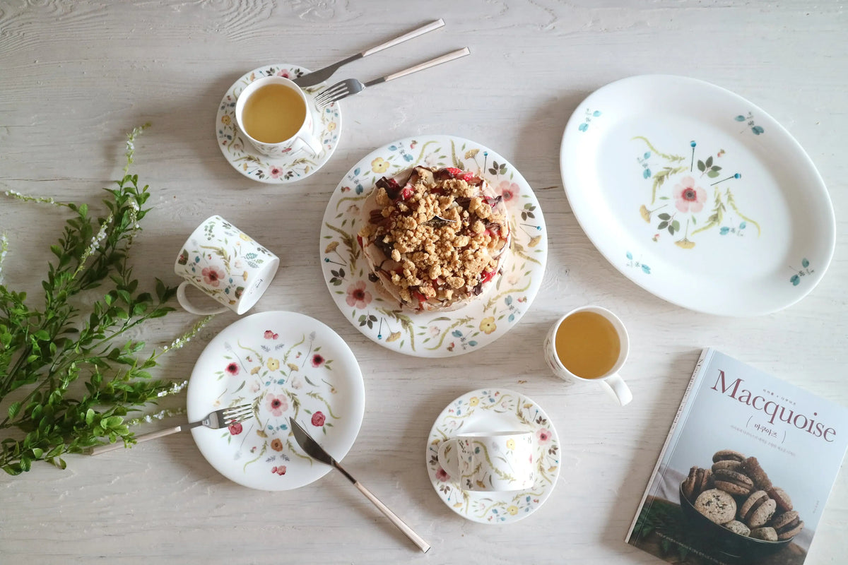 Scandinavian Floral 8" Salad Plate Set
