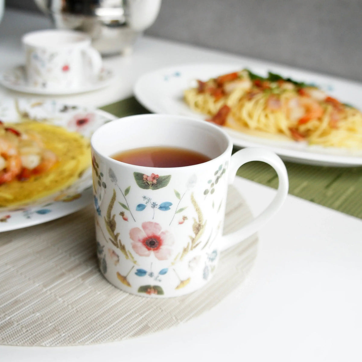 Scandinavian Floral Mug Set