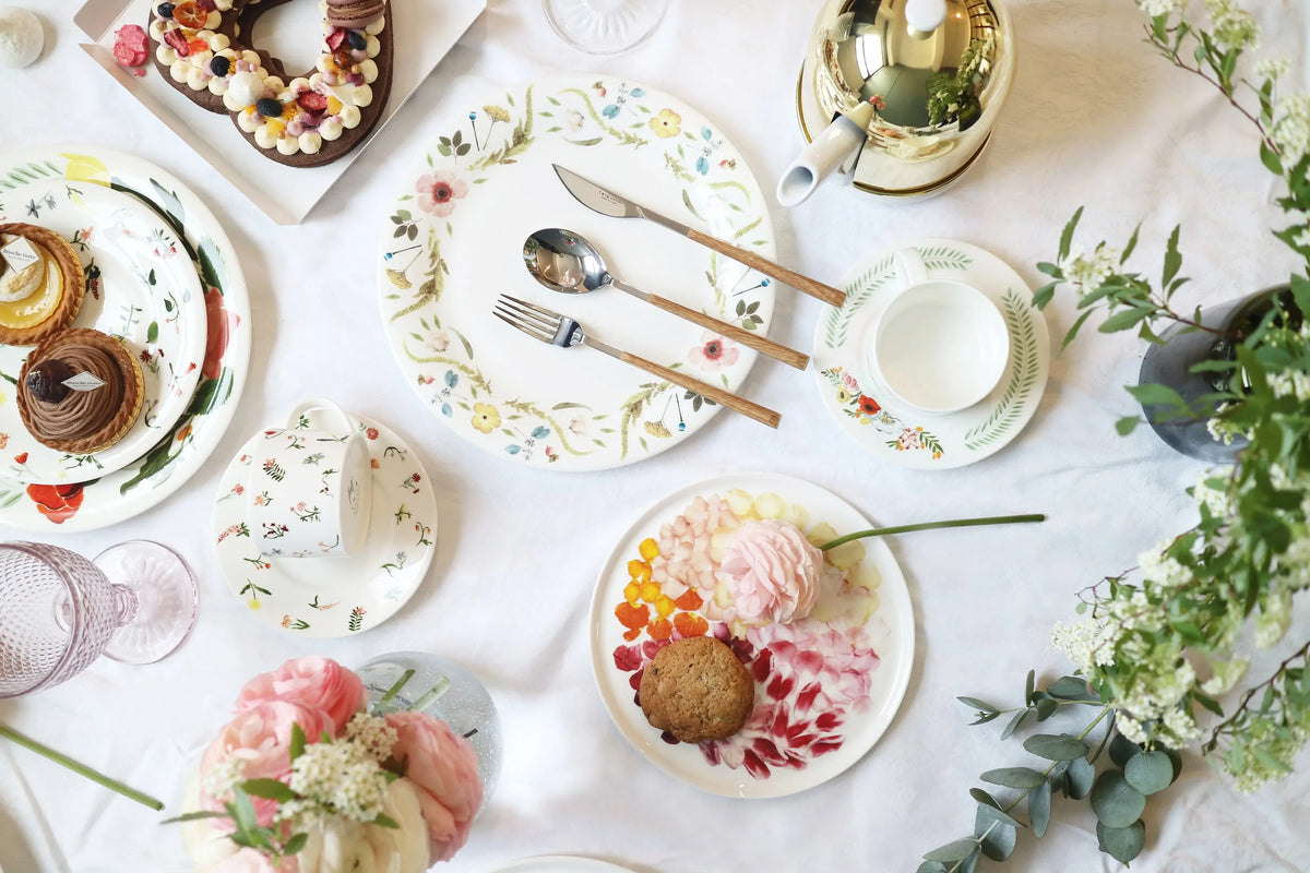 Scandinavian Floral 10" Dinner Plate