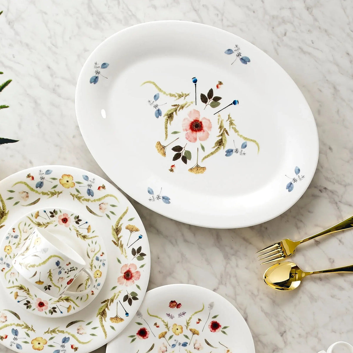 Scandinavian Floral 14" Oval Platter