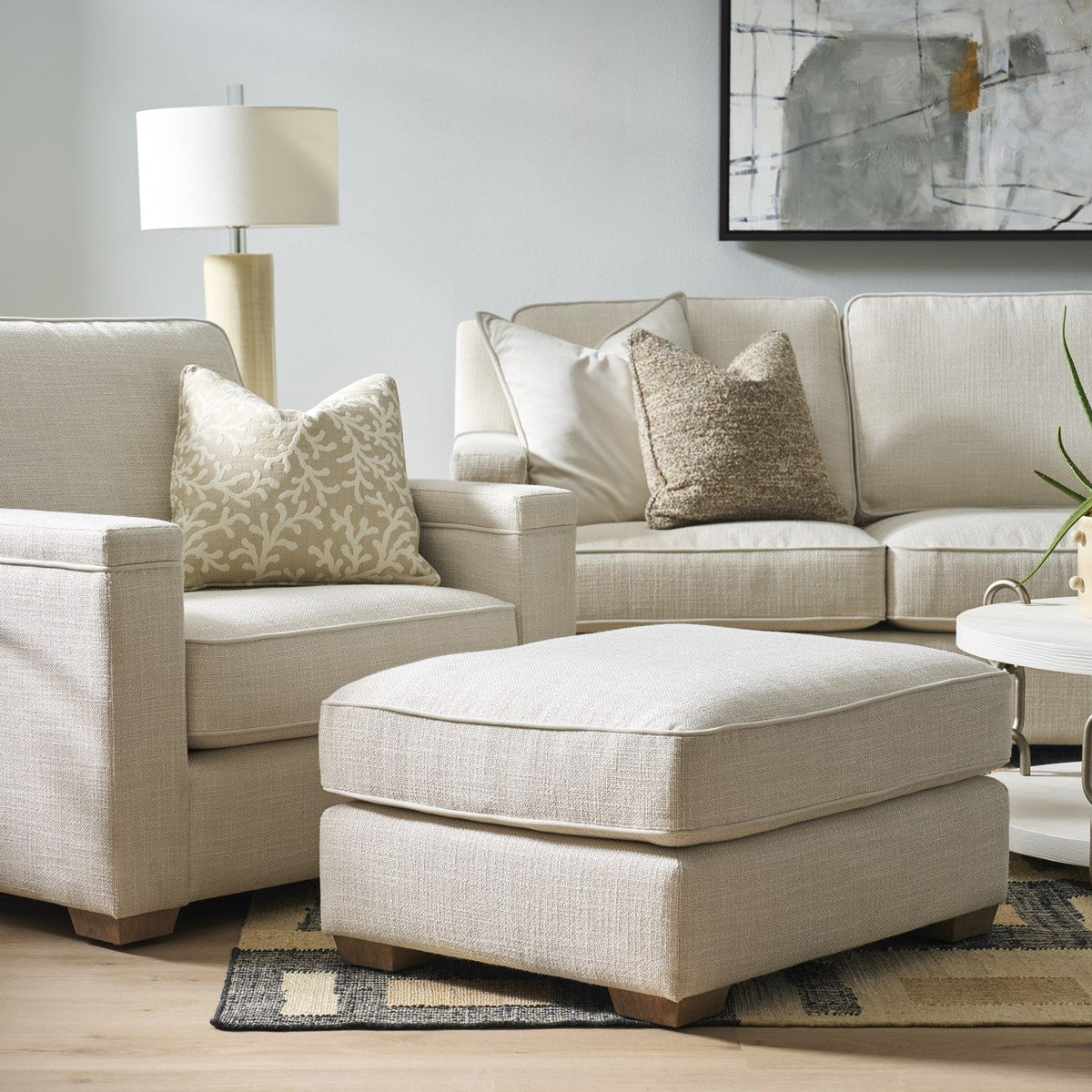 https://www.viewmastercms.com/assets/VMAPP_Universal_Furniture/image/ic/orig/U45550316005_RS.jpg