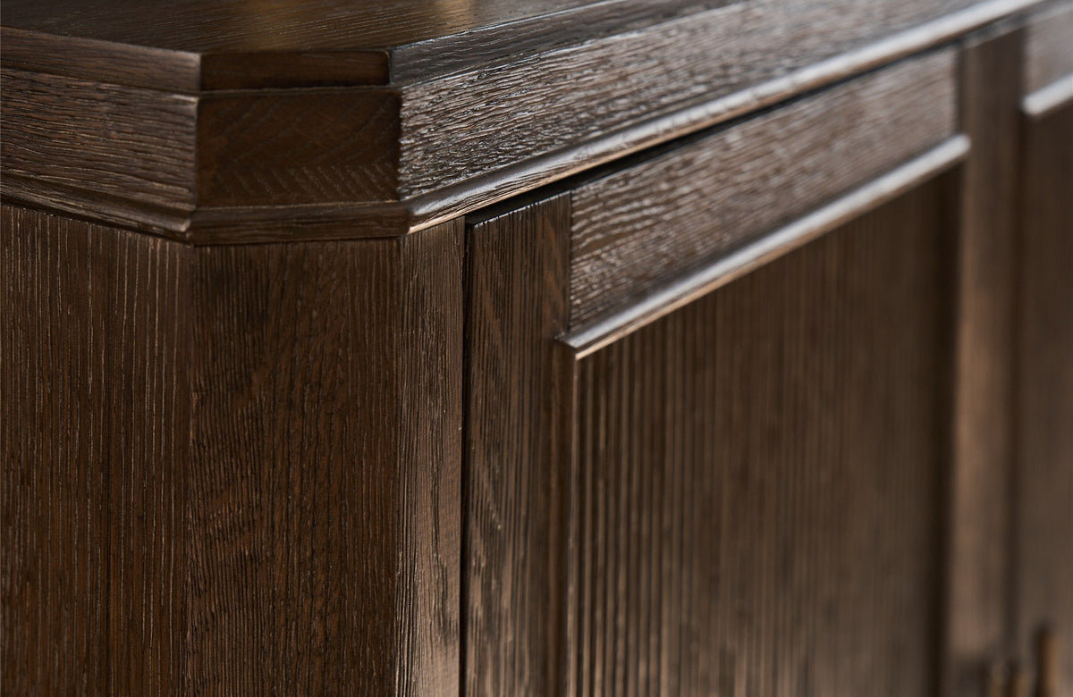 https://www.viewmastercms.com/assets/VMAPP_Universal_Furniture/image/ic/orig/U508845_DET_003.jpg