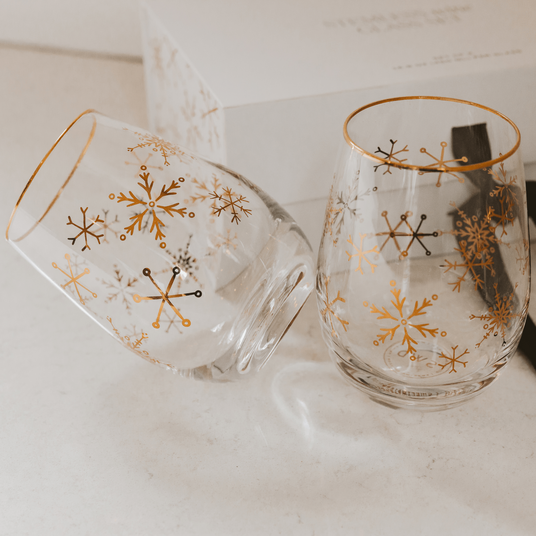Snowflakes Stemless Wine Glass Set