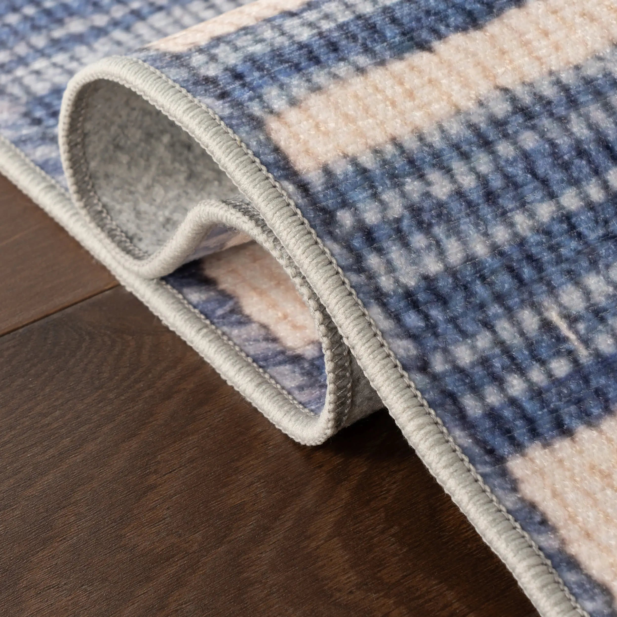 Ilae Coastal Striped Washable Rug
