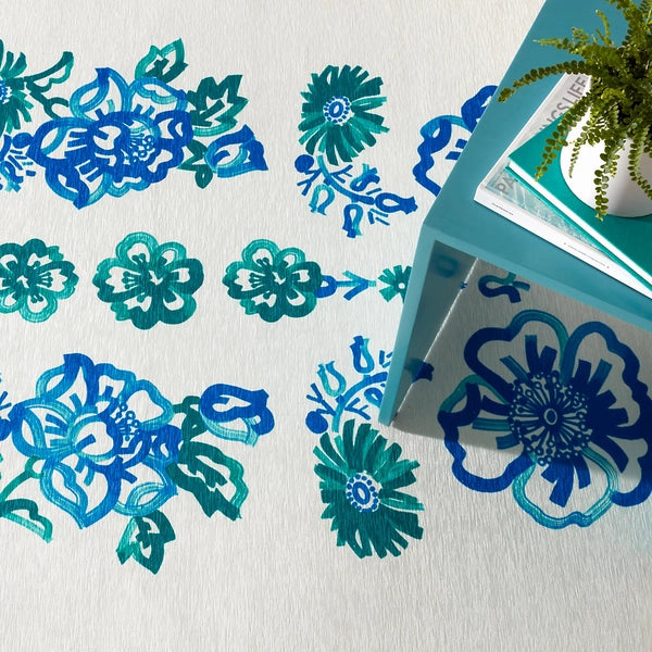 Graphic Gerbera Machine Washable Rug