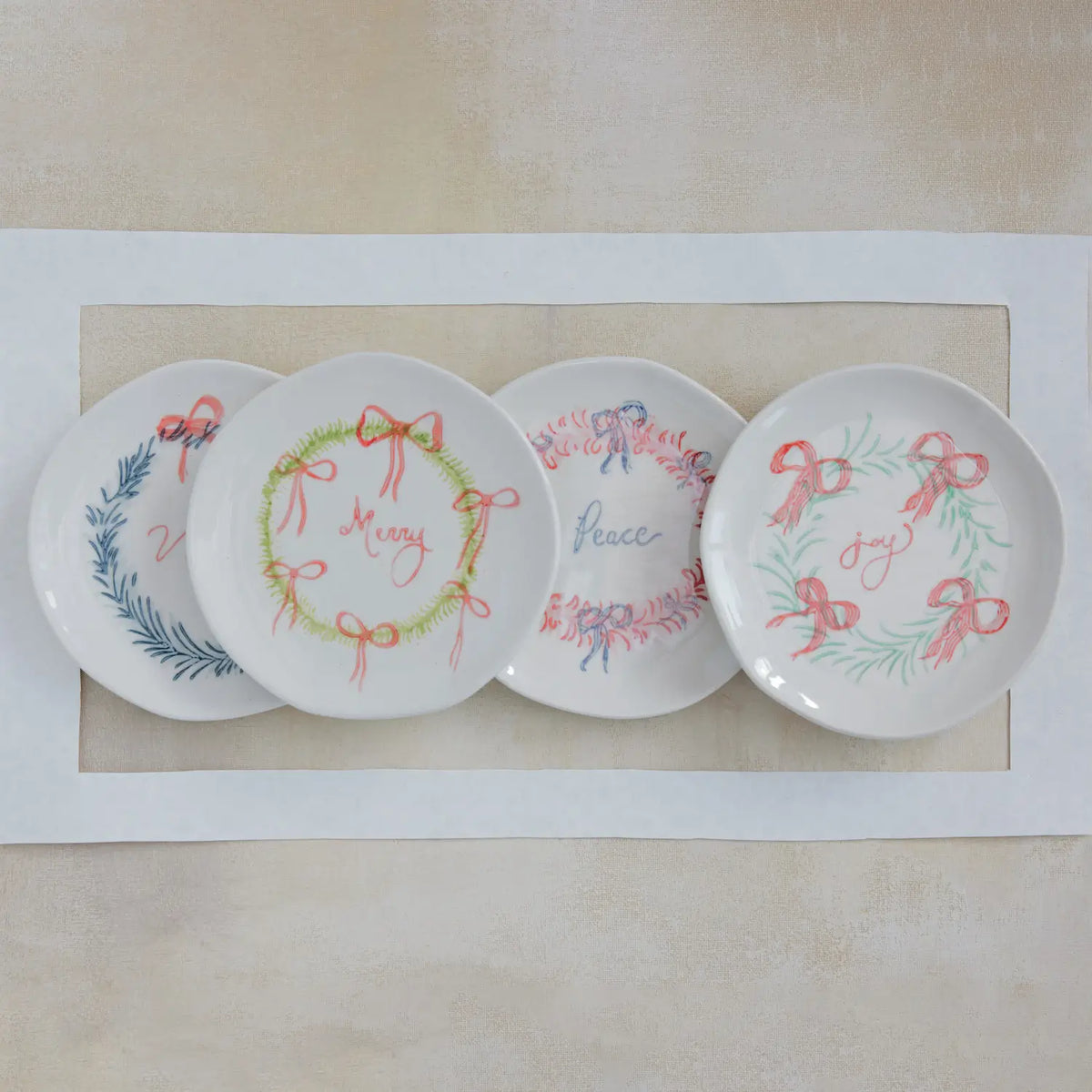 Holiday Wreath Stoneware Plate Set