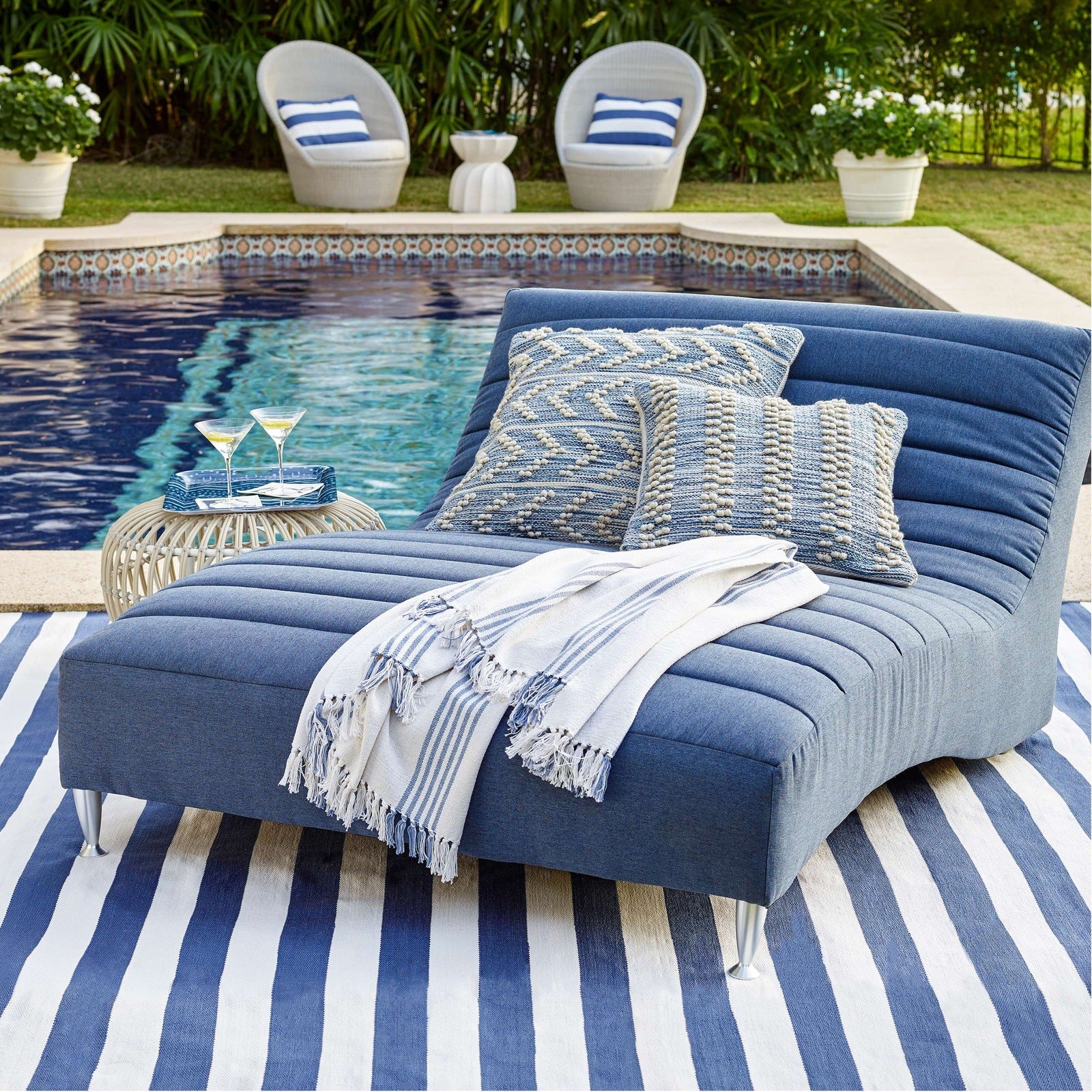 Dash & Albert Catamaran Stripe Denim/White Indoor/Outdoor Rug