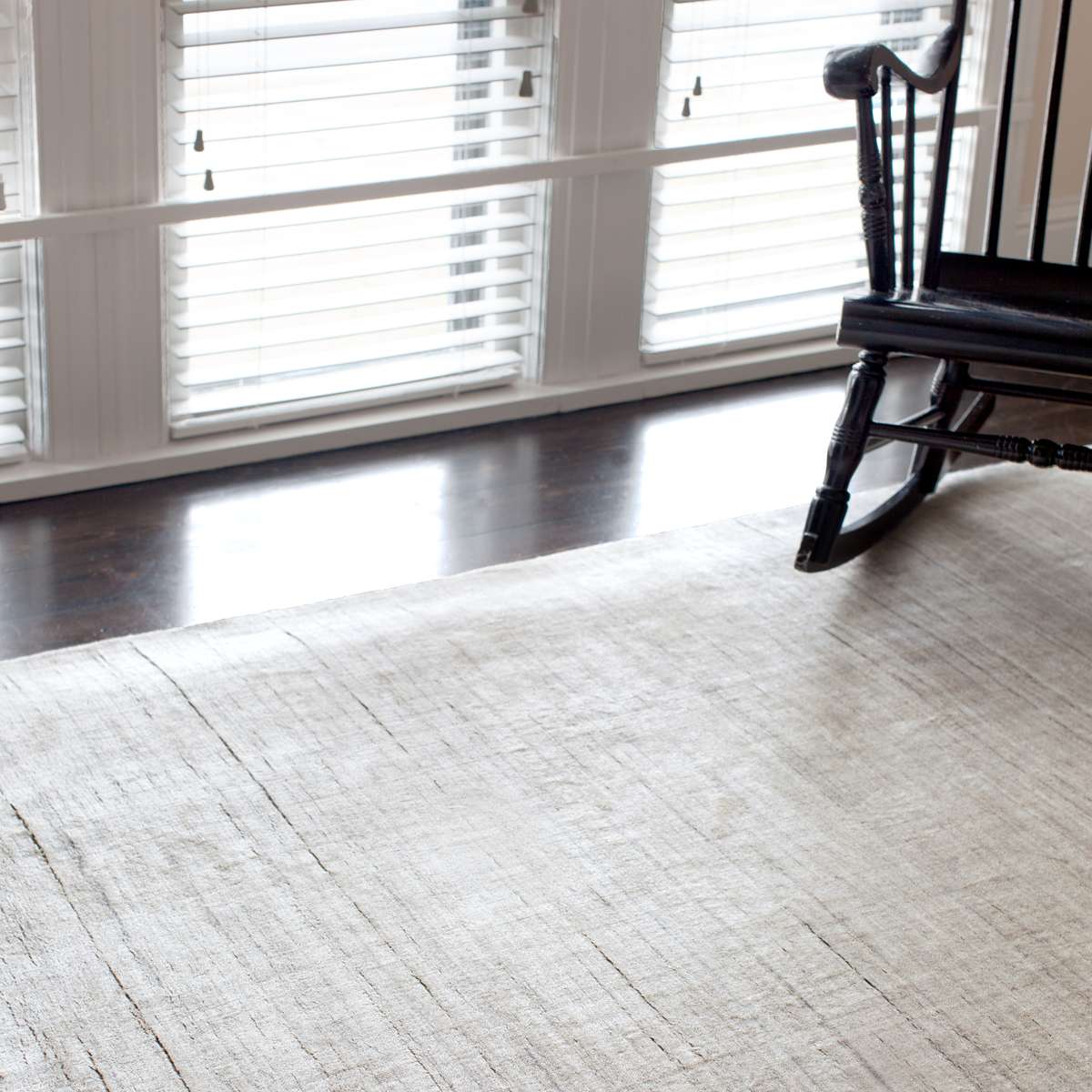 Dash & Albert Icelandia White Hand Knotted Viscose Rug