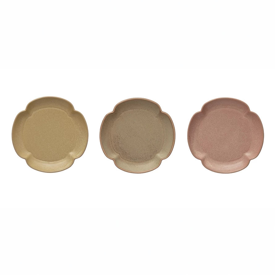 Reactive Glaze Scalloped Farmhouse Neutral Plate