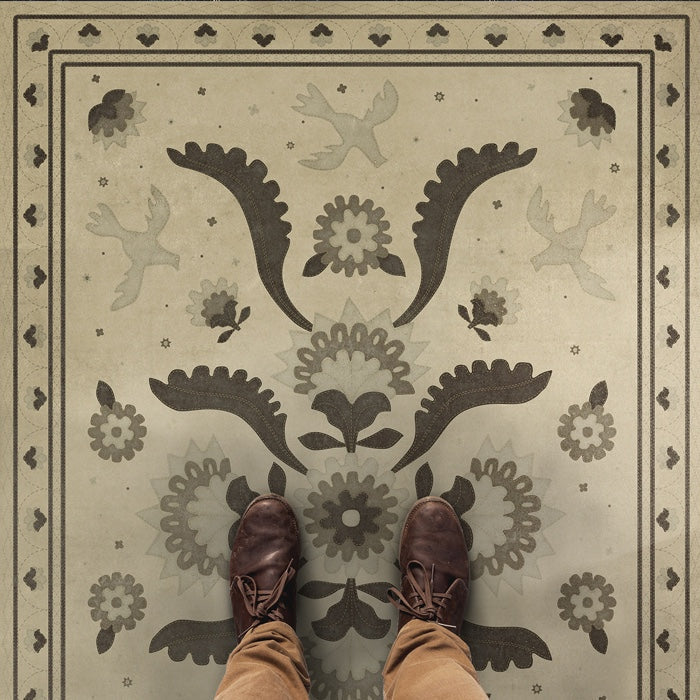 Williamsburg Applique With Joy We Strung Vinyl Floor Cloth