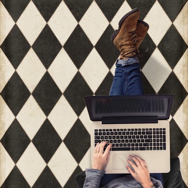 Williamsburg Diamonds Edward Vinyl Floor Cloth