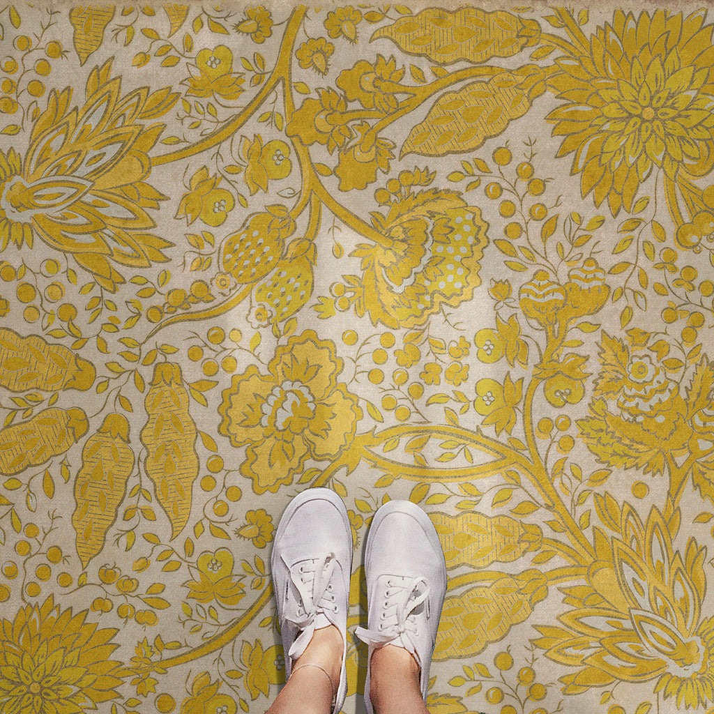 Williamsburg Garden Gate How The Sun Rose Vinyl Floor Cloth