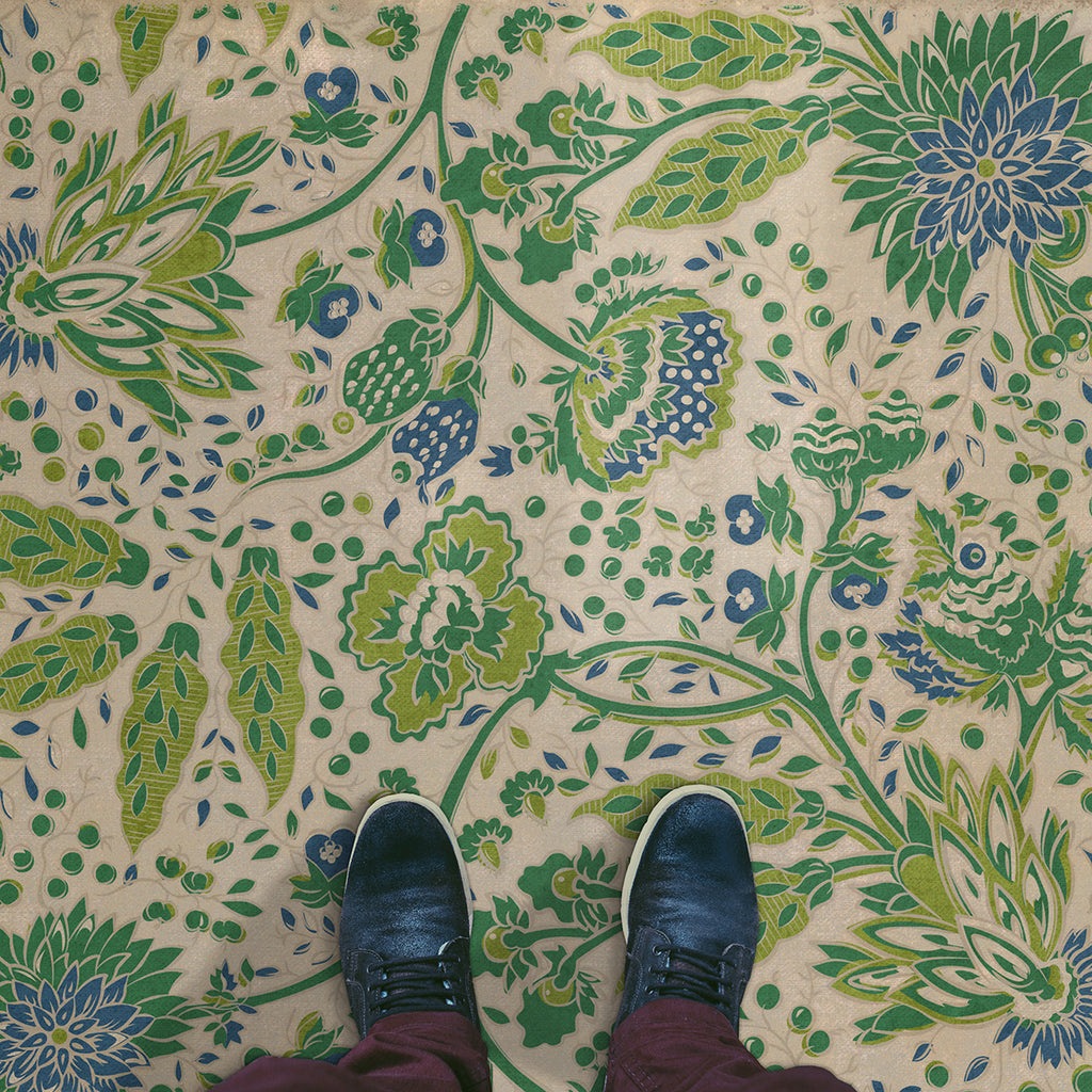 Williamsburg Garden Gate The West Wind Vinyl Floor Cloth