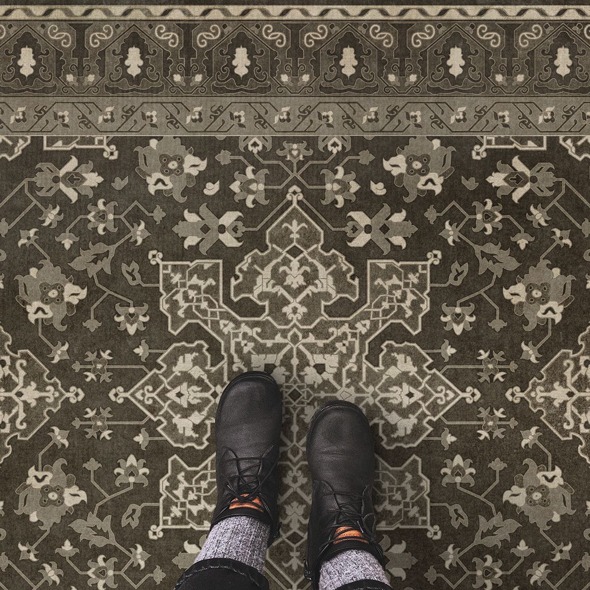 Williamsburg Star Ushak Ray Of The Night Vinyl Floor Cloth