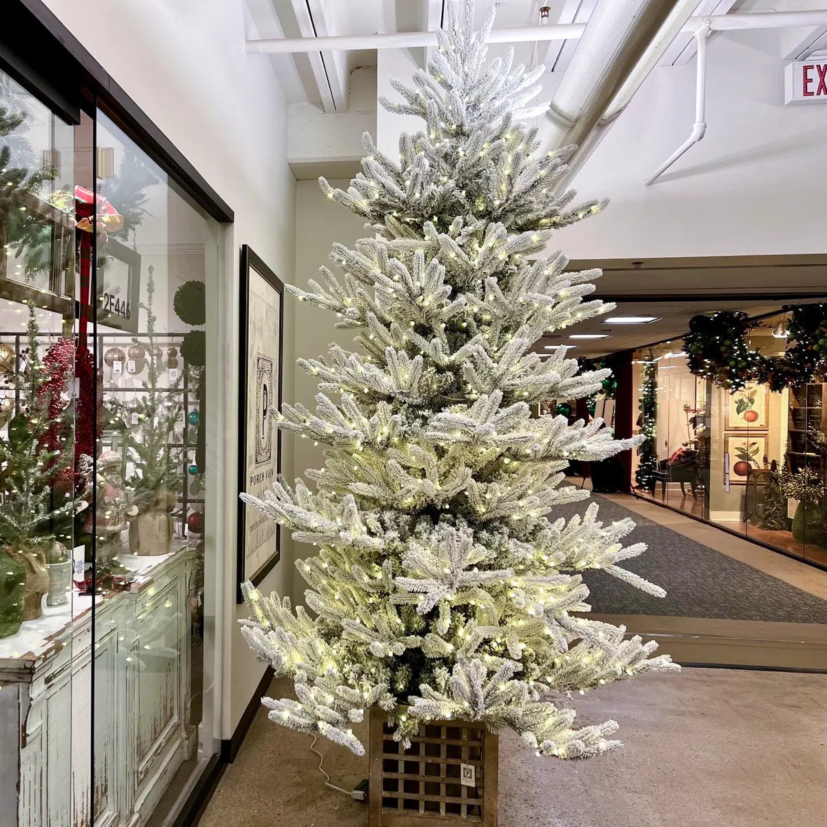 10' Flocked Balsam Fir Tree With Lights