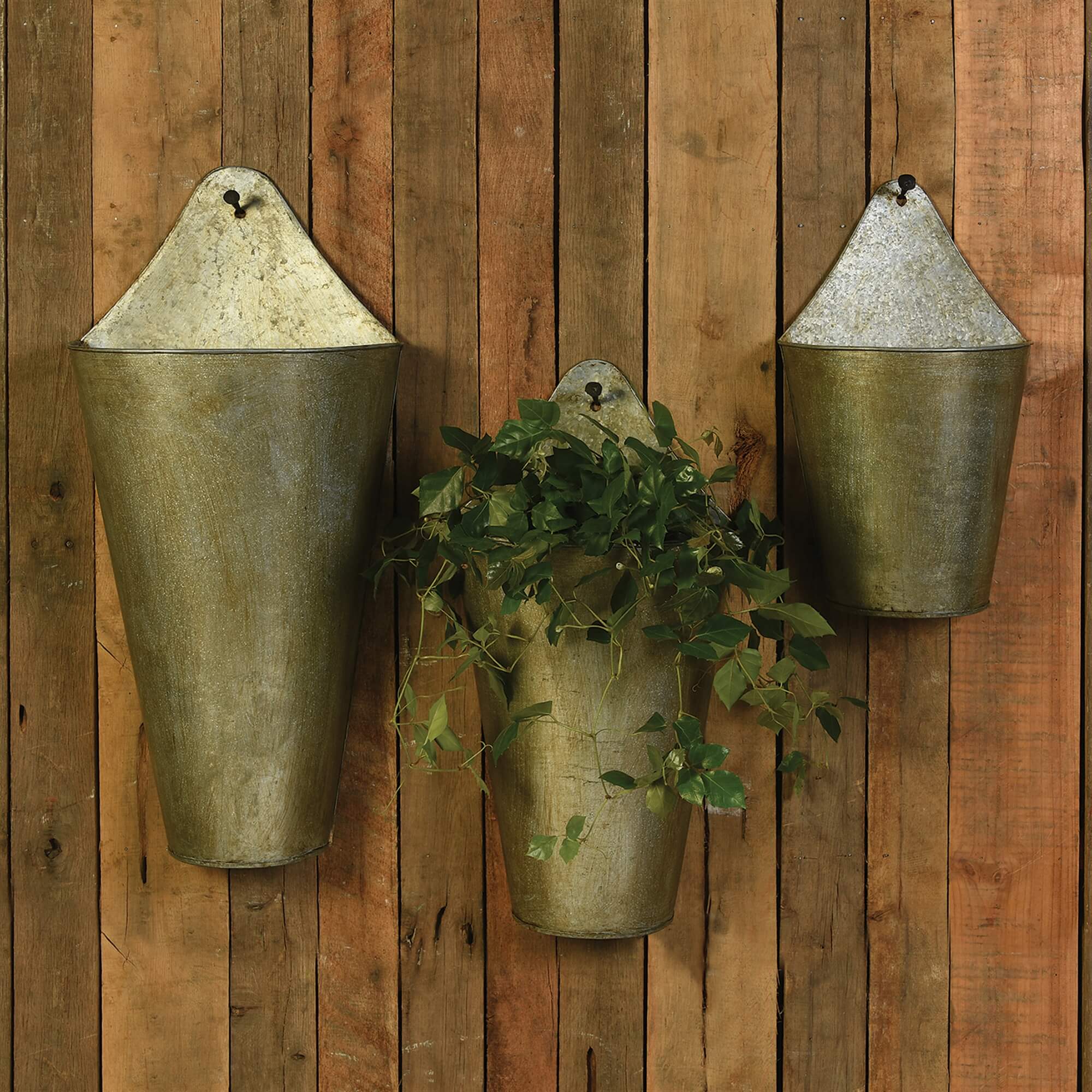 Avery Iron Wall Bucket