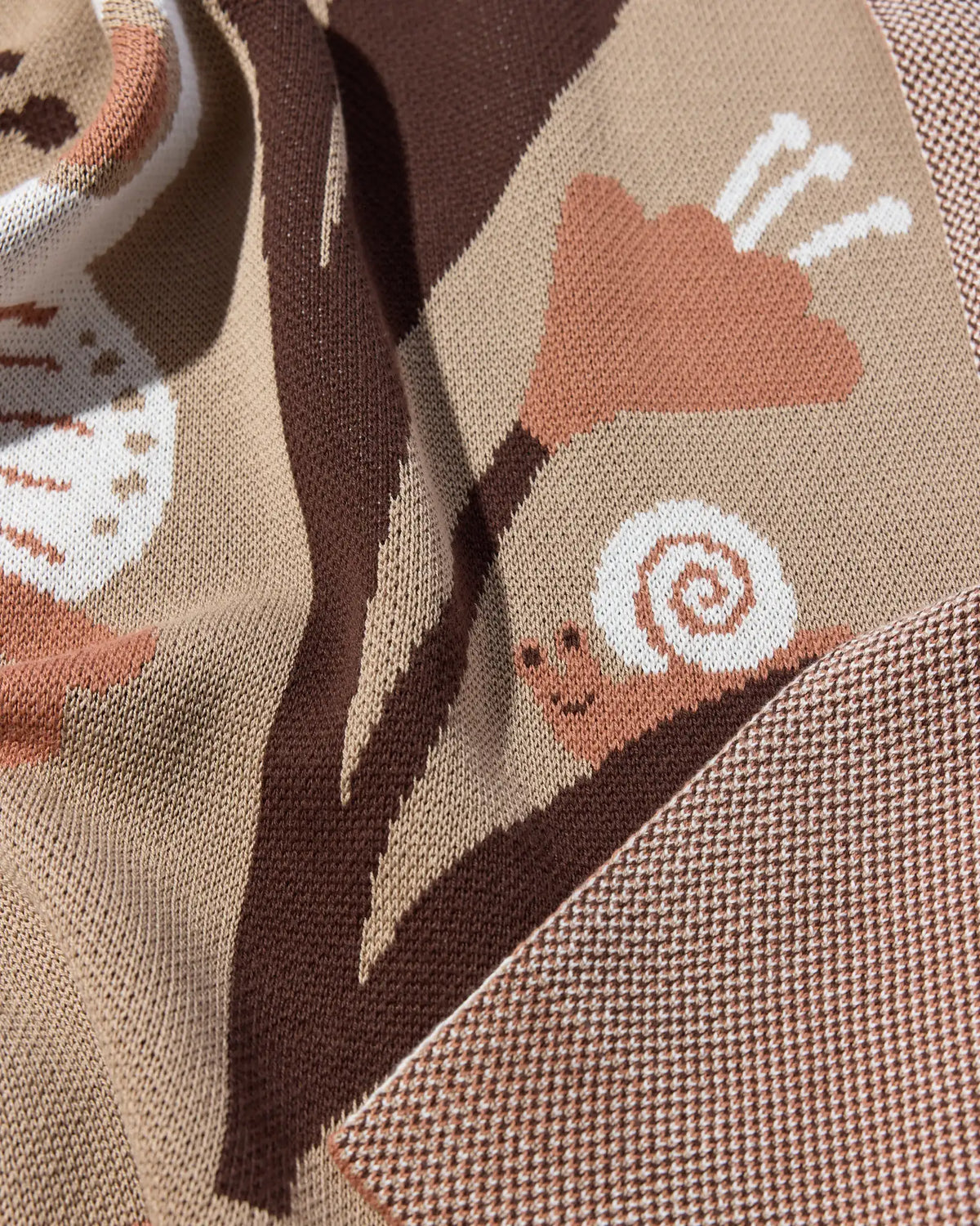 Biquette Bugs in Love Knit Blanket