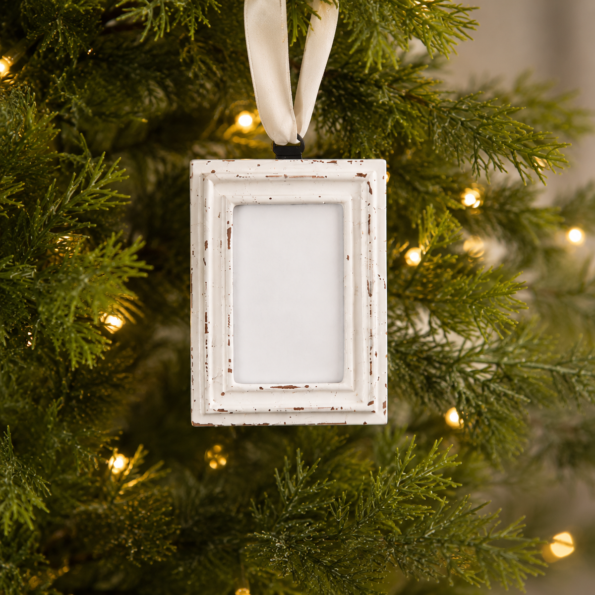 Distressed Rectangle Frame Ornament