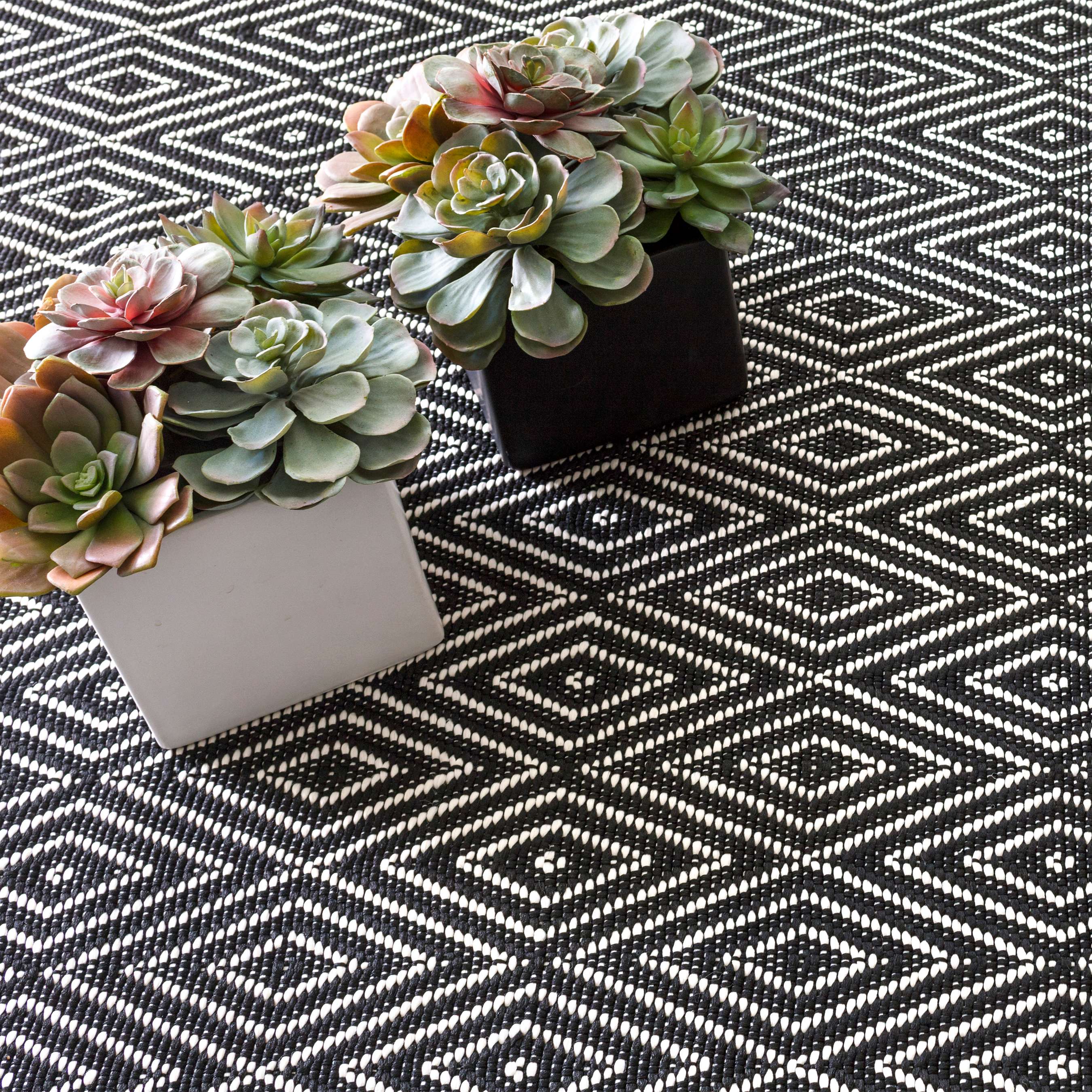 Dash & Albert Diamond Black/Ivory Indoor/Outdoor Rug