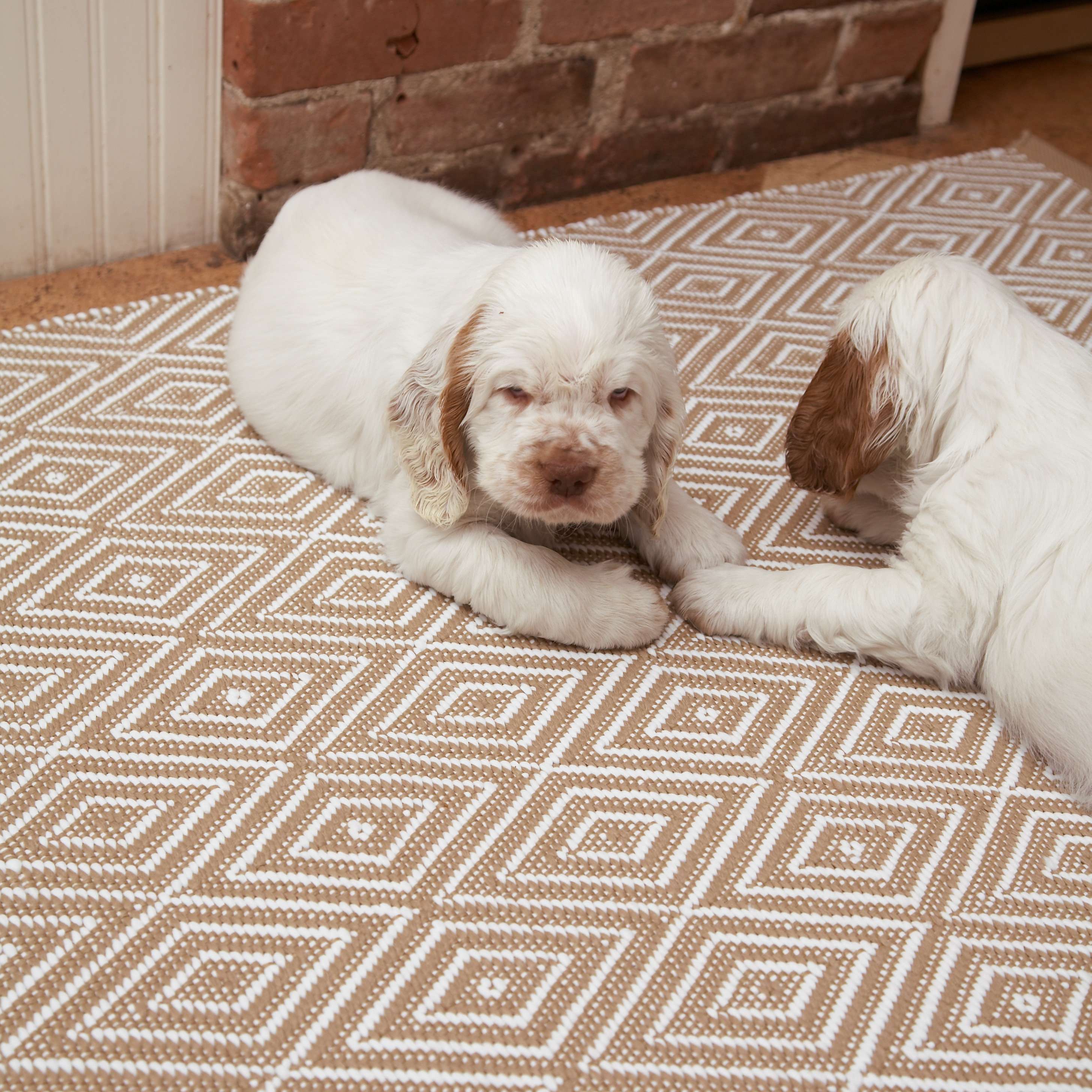 Dash & Albert Diamond Khaki/White Indoor/Outdoor Rug