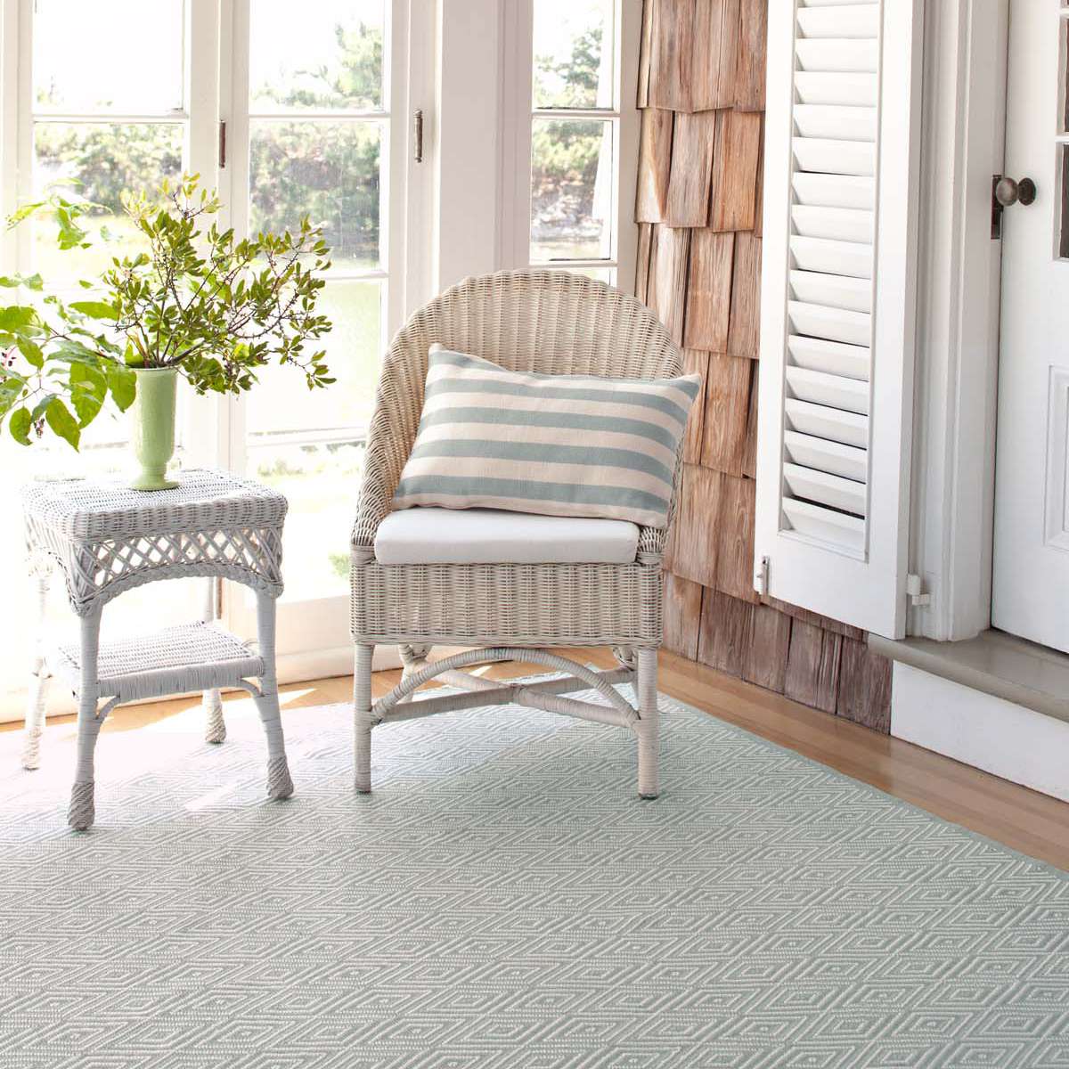 Dash & Albert Diamond Light Blue/Ivory Indoor/Outdoor Rug
