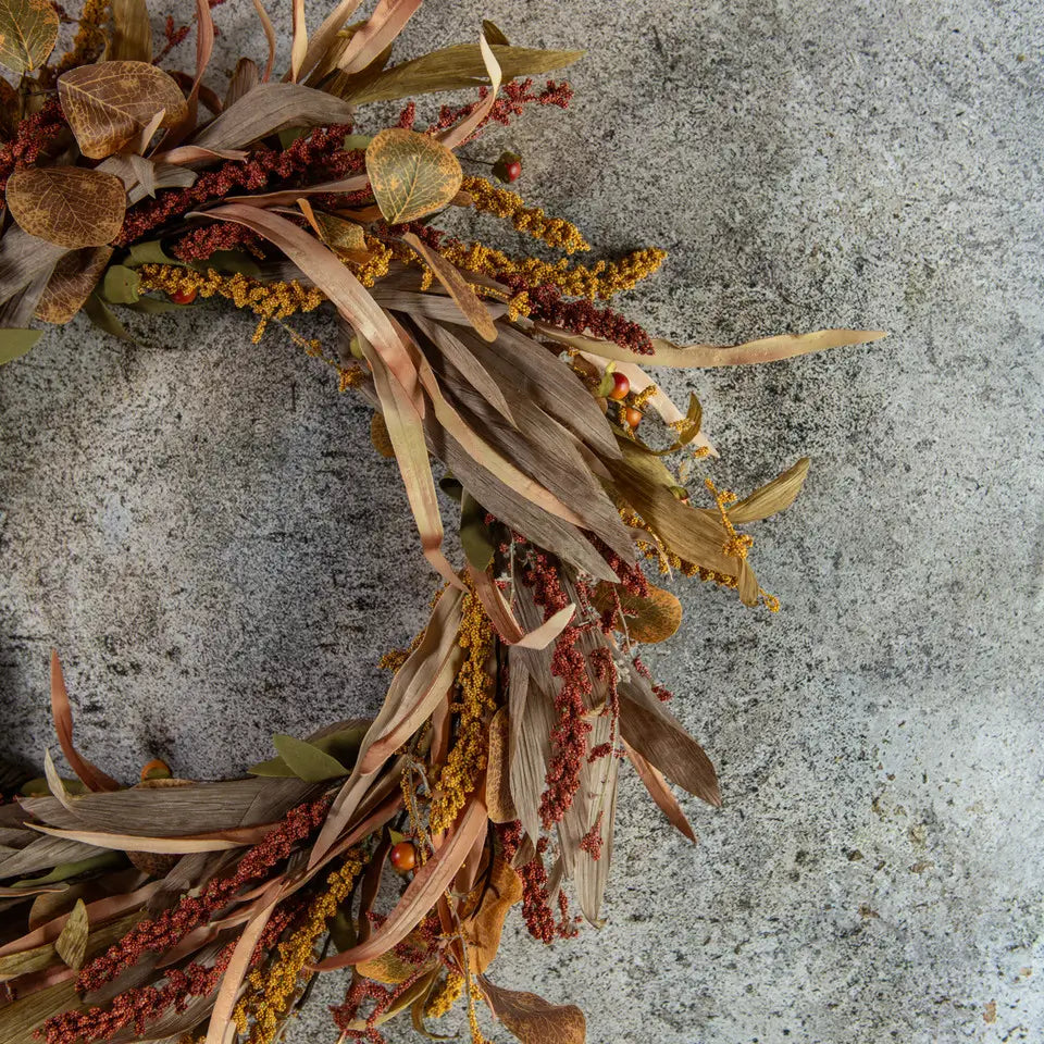 Mixed Heather Wreath With Berries