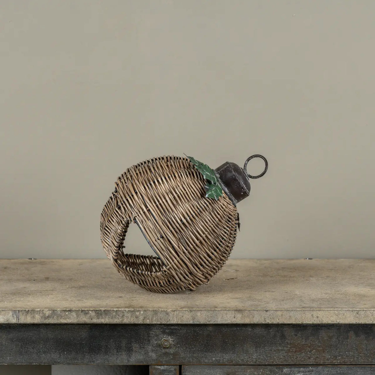 Wicker & Metal Holly Sleigh Bell
