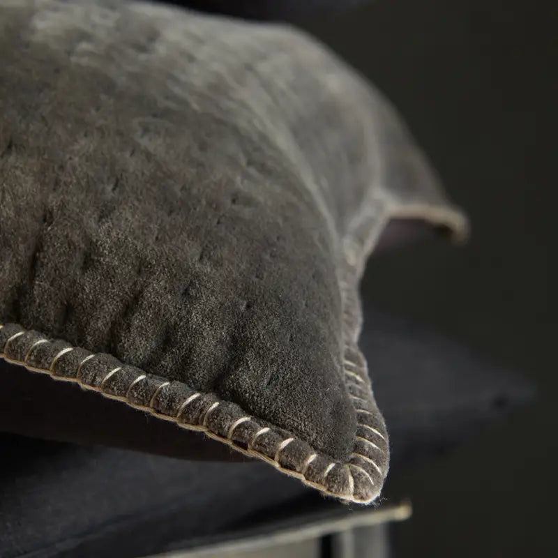 Jaipur Living Lexington Beaufort Pillow