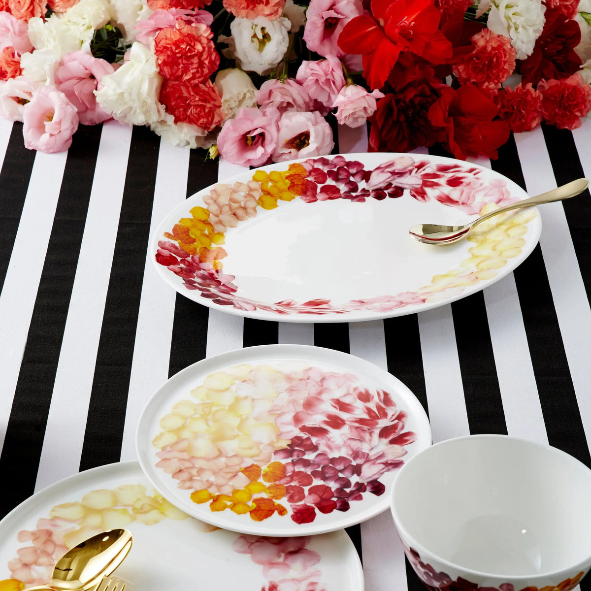 Petals 14" Oval Platter