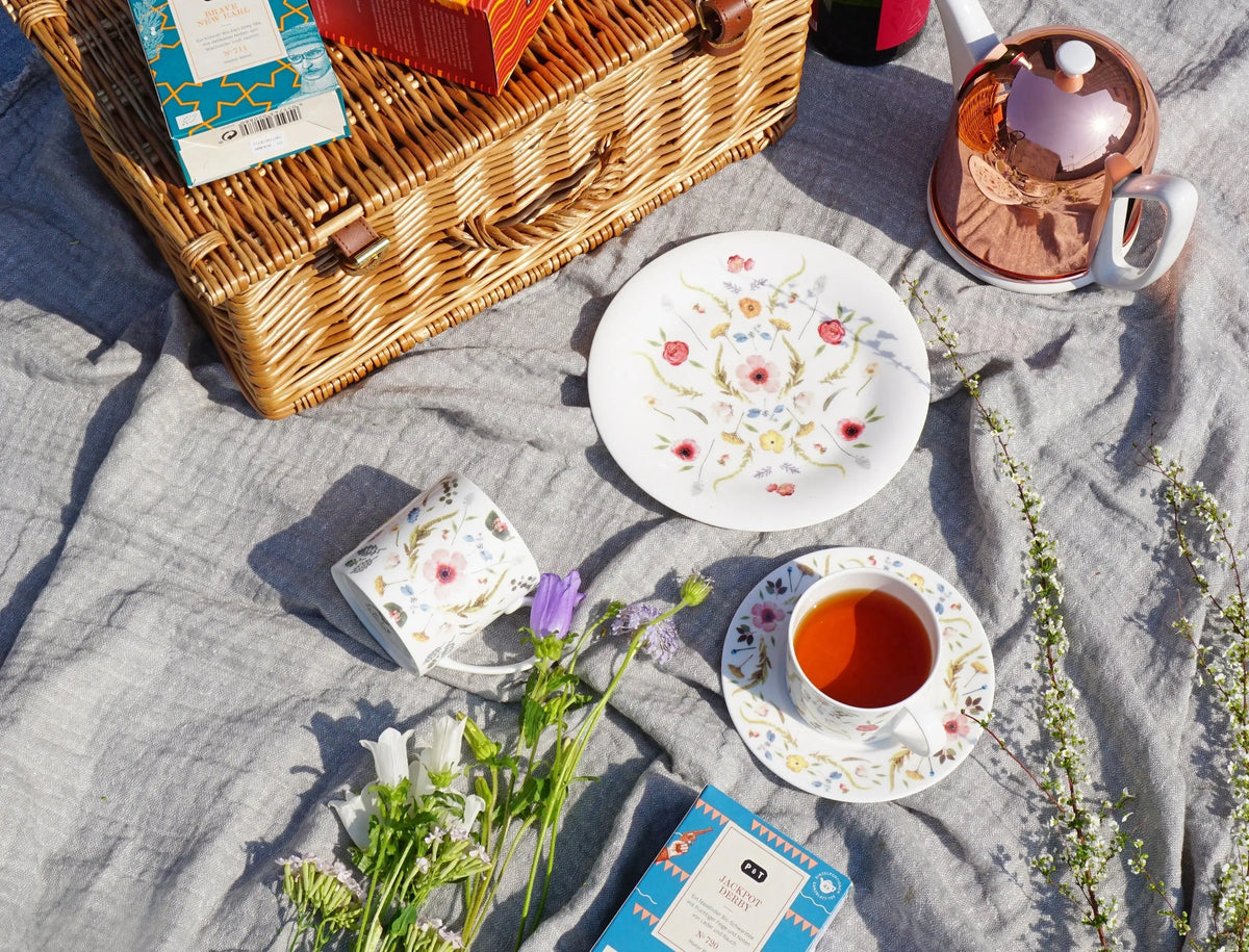 Scandinavian Floral Mug Set