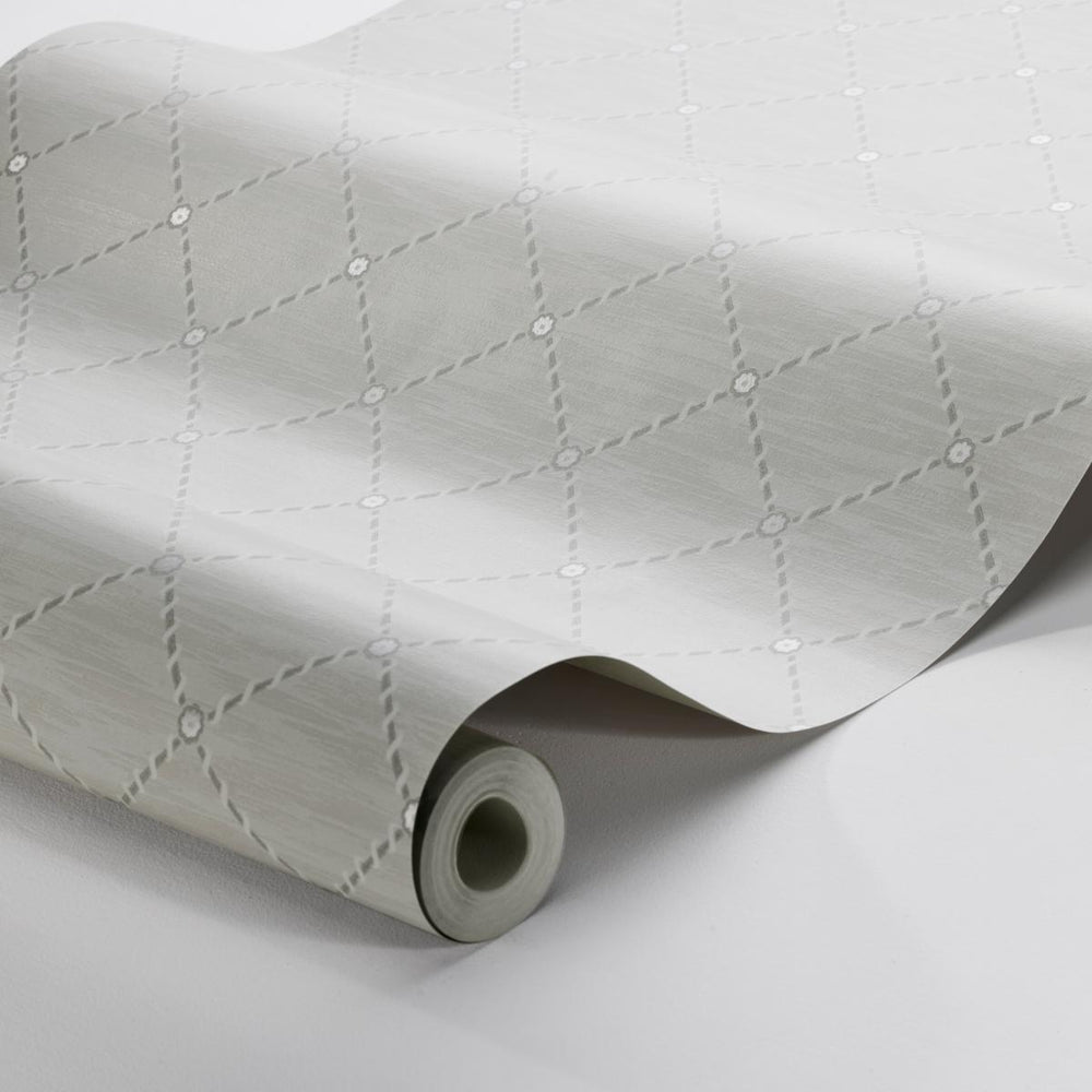 Schumacher Golden Trellis Wallpaper | A Cottage in the City