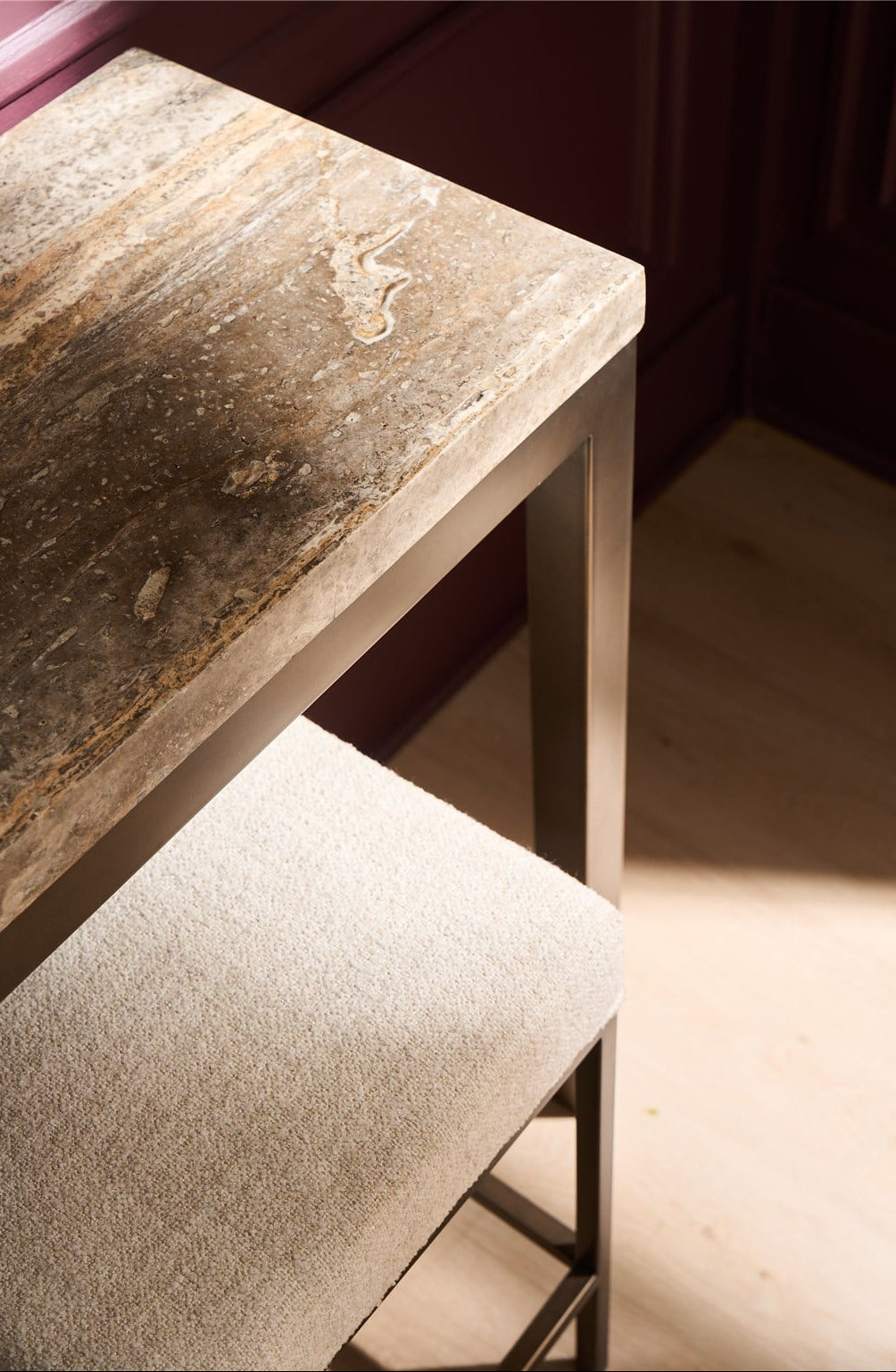 https://www.viewmastercms.com/assets/VMAPP_Universal_Furniture/image/ic/orig/U508823_DET_005.jpg