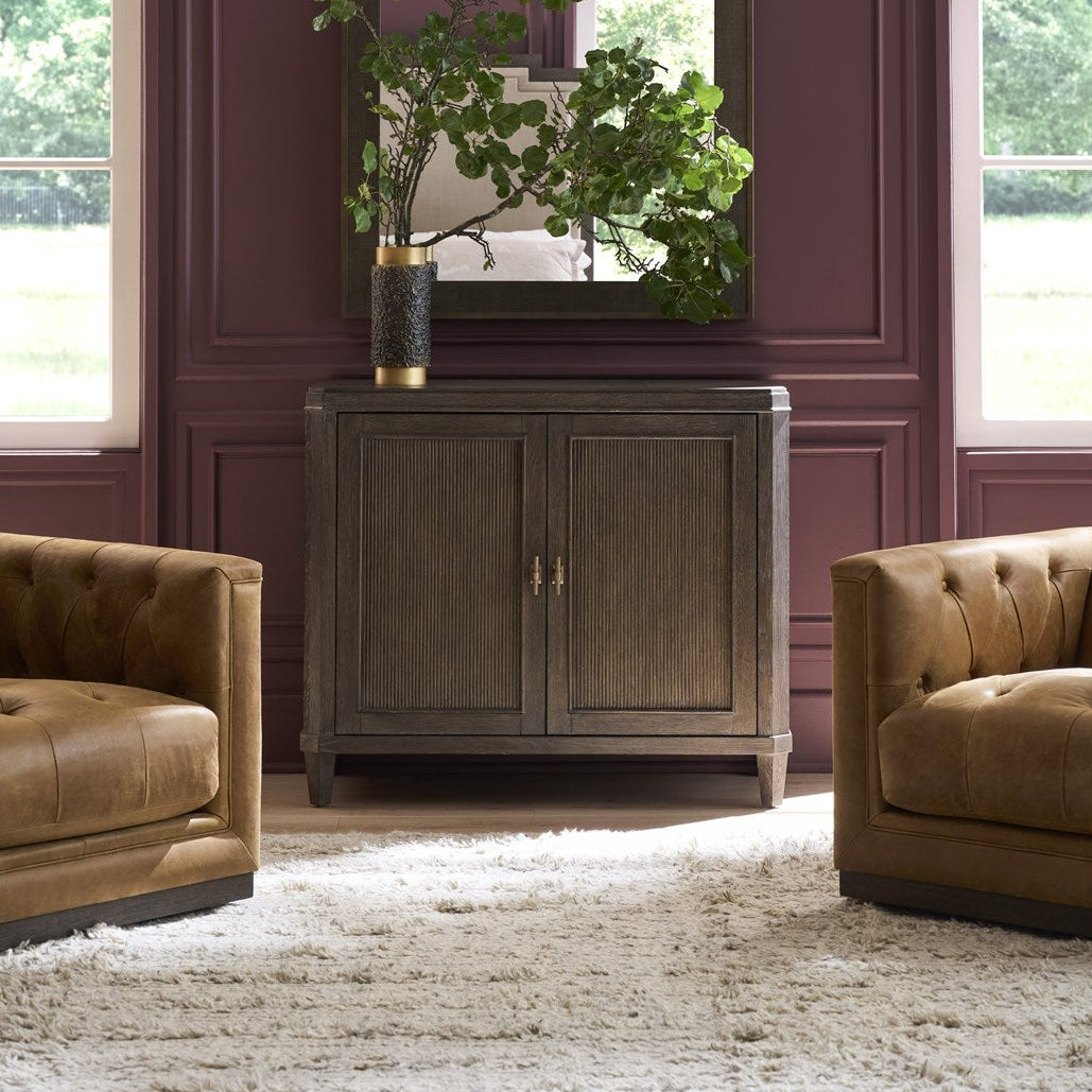 https://www.viewmastercms.com/assets/VMAPP_Universal_Furniture/image/ic/orig/U508845_RS.jpg