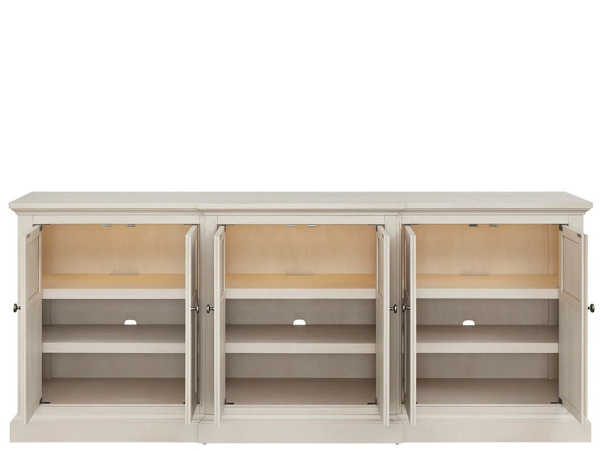 https://www.viewmastercms.com/assets/VMAPP_Universal_Furniture/image/ic/orig/U550A6782_VM3.jpg