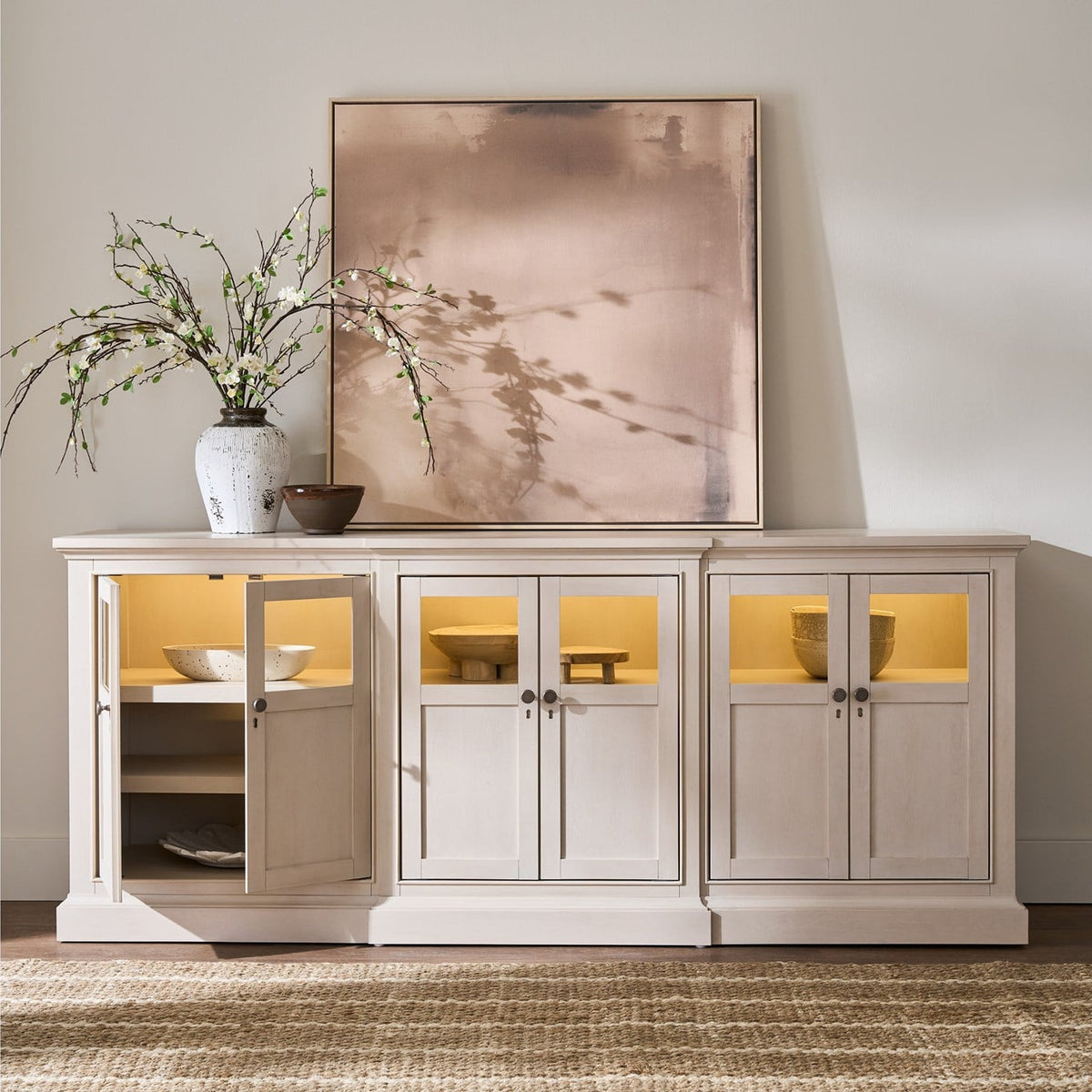 https://www.viewmastercms.com/assets/VMAPP_Universal_Furniture/image/ic/orig/U550A678_RS_VM3.jpg