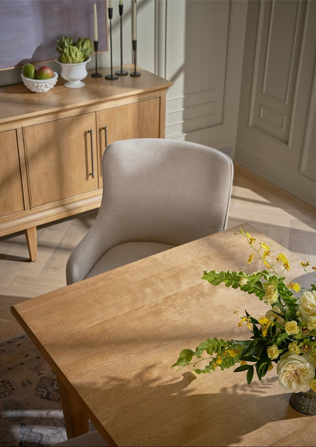 https://www.viewmastercms.com/assets/VMAPP_Universal_Furniture/image/ic/orig/U550_U550652_Detail.jpg