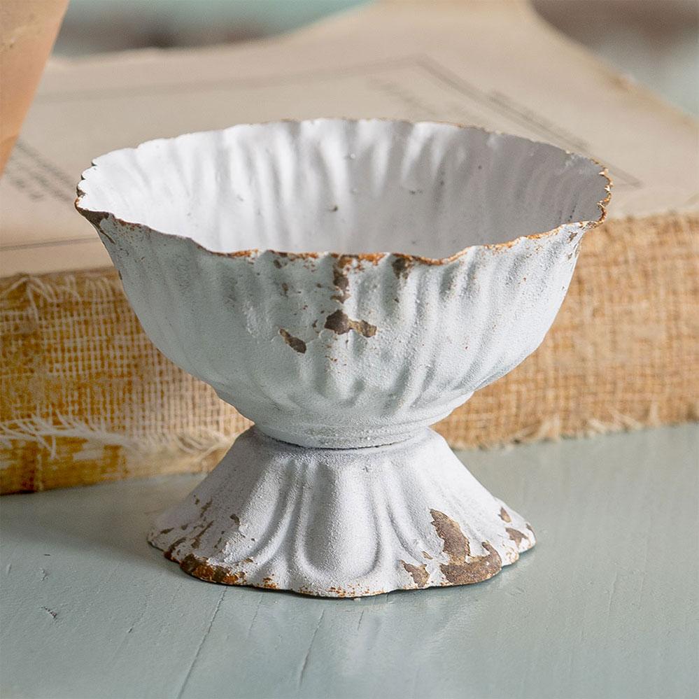 Miniature Chippy White Scalloped Cup