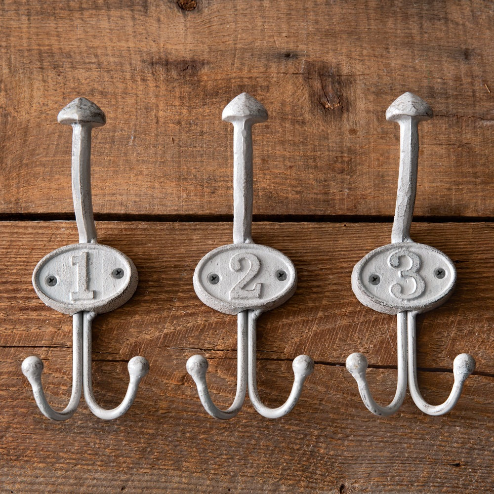 CTW Home 420228 Schoolhouse Numbered Hooks - Set of 3